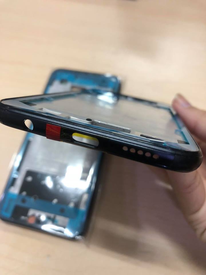 Thay Vỏ Sườn Màn Hình Huawei Nova 3E Chính Hãng thay thế cho khách hàng là hàng mới 100%, giống hệt với nắp lưng cũ theo máy, sau khi thay thế xong chiếc điện thoại của bạn sẽ lại trông như ban đầu